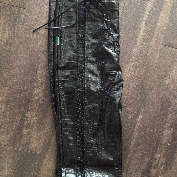 Wmnswear Coax Pant Black Faux-Croc Lace-Trim Flared Pants - Picture 5 of 7